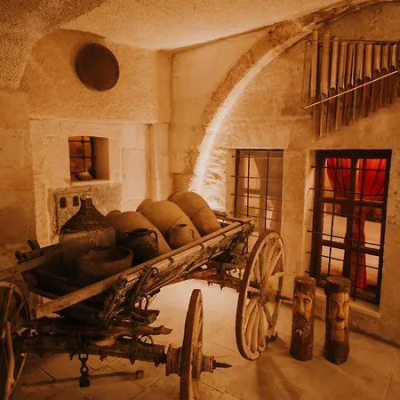 Cappadocia Eagle Cave Hotel *