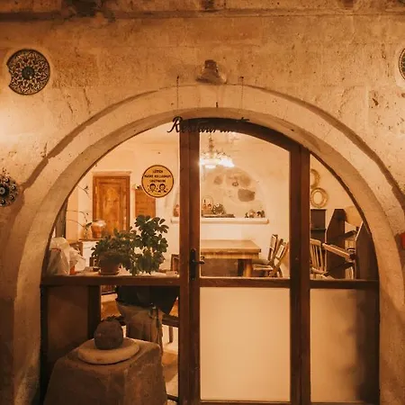 Cappadocia Eagle Cave Hotel *