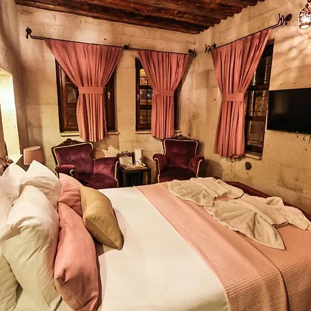 Cappadocia Eagle Cave Hotel 3*