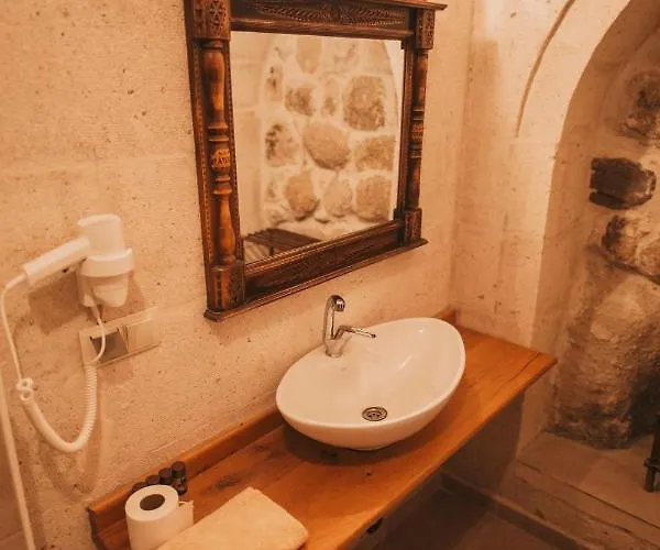 Cappadocia Eagle Cave מלון