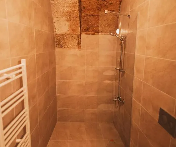 Cappadocia Eagle Cave מלון 3*