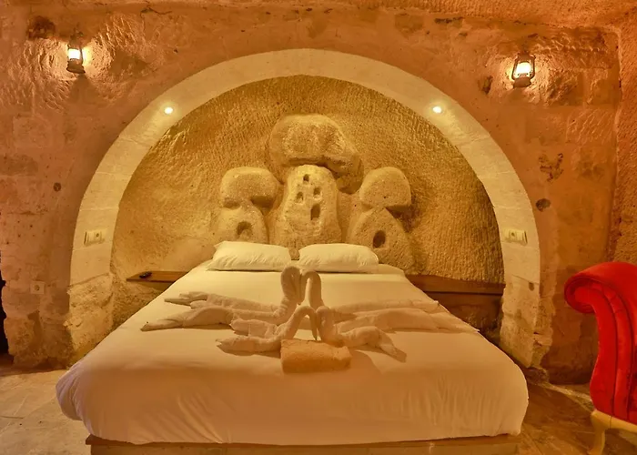 Cappadocia Eagle Cave מלון