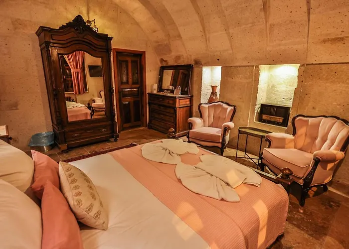 Cappadocia Eagle Cave מלון 3*