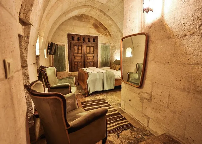 Cappadocia Eagle Cave מלון 3*