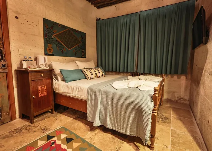 Cappadocia Eagle Cave מלון