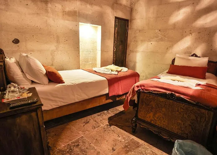 מלון Cappadocia Eagle Cave 3*