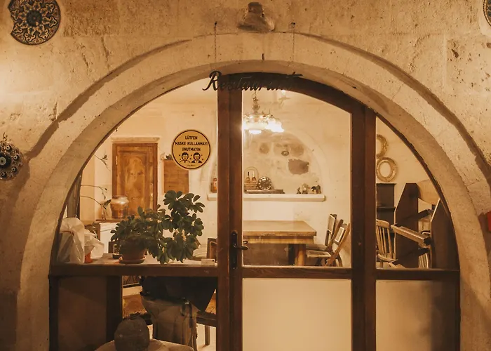 Cappadocia Eagle Cave מלון 3*