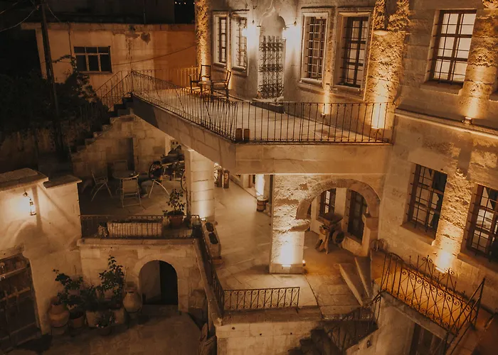 Cappadocia Eagle Cave מלון