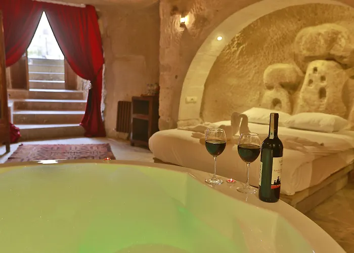 Cappadocia Eagle Cave מלון 3*